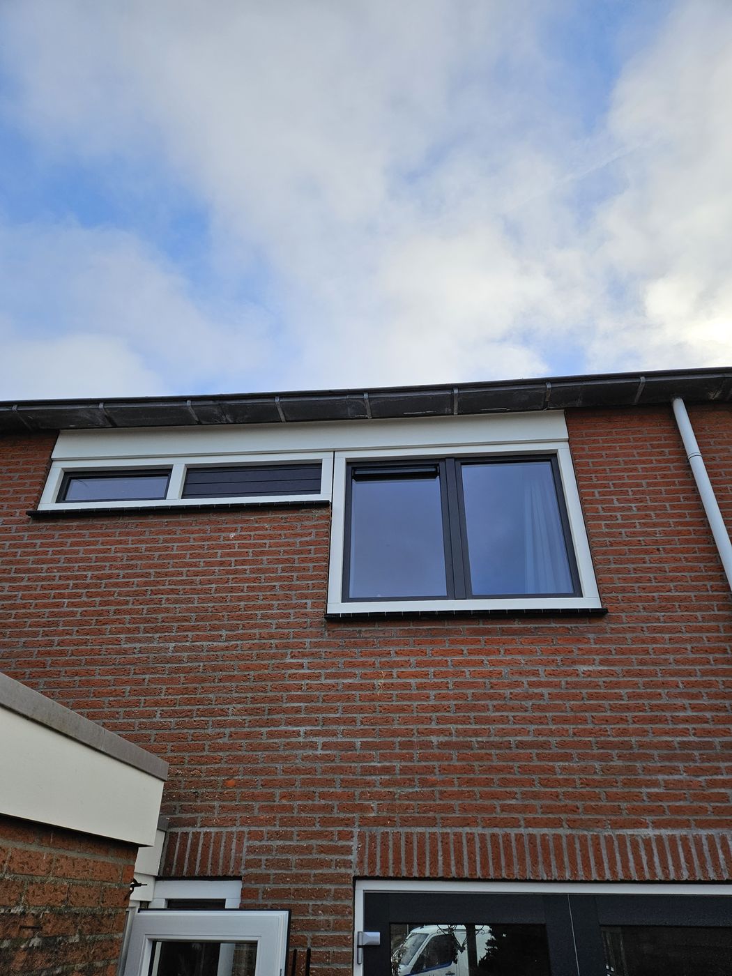 Kunststof raamkozijnen verdieping Uithuizermeeden – Design Kozijnen Groningen
